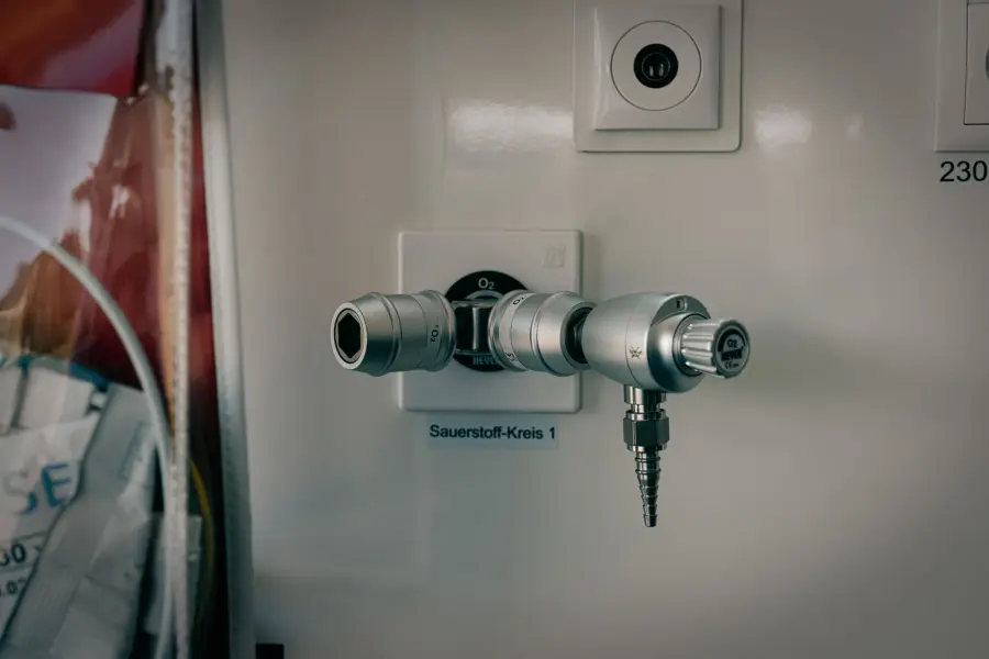Sauerstoffanschlüsse an allen 16 Behandlungsplätzen