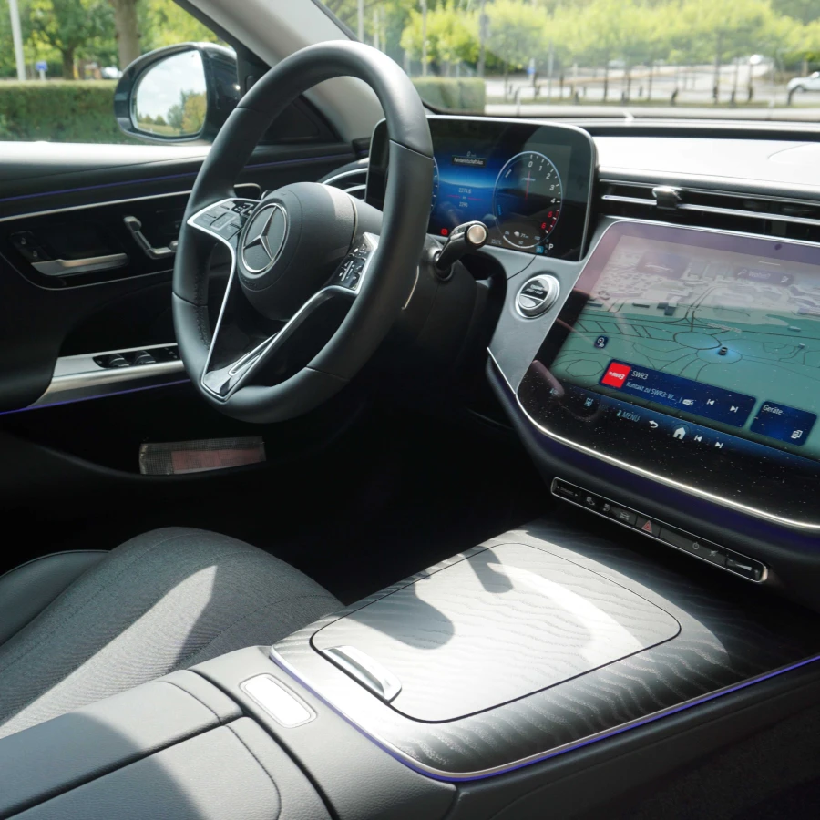 Cockpit mit neuester Infotainment-Generation