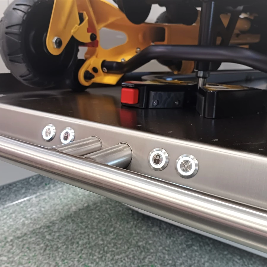 Nahaufnahme einer Tragesicherung in einem Einsatzfahrzeug.